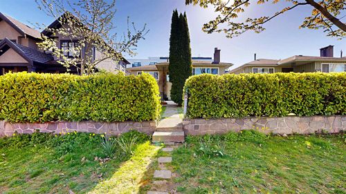 3752 Beatrice St, Vancouver, BC, V5N4H5 | Card Image