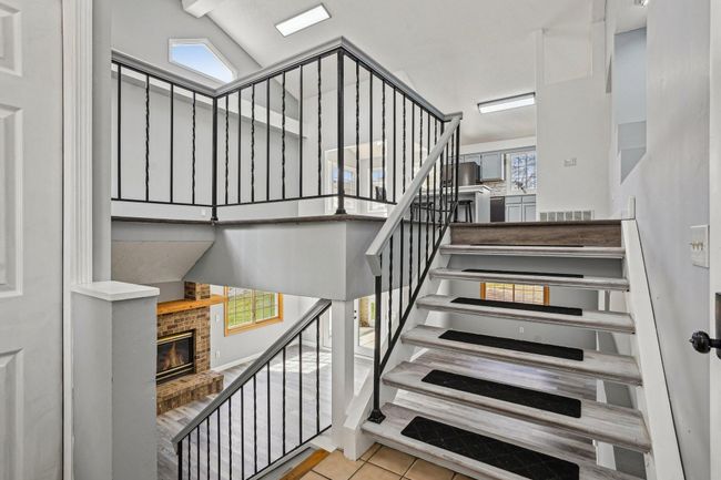 21-web-or-mls-Niagara Ln-2204-021.jpg | Image 21