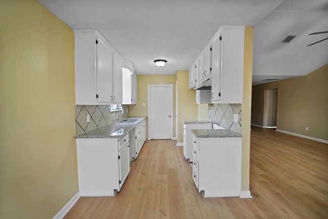 7015 Grackle Dr, House other with 3 bedrooms, 2 bathrooms and 2 parking in Cypress TX | Image 8