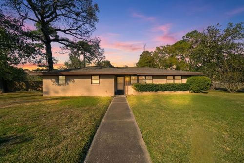 211 Frances St, Cleveland, TX, 77328-8624 | Card Image