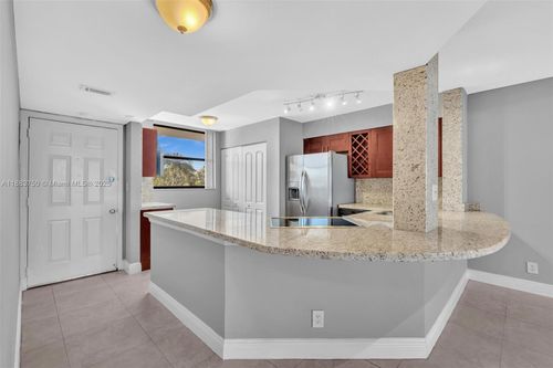 apt-207-118 Lake Emerald Dr, OAKLAND PARK, FL, 33309-6275 | Card Image