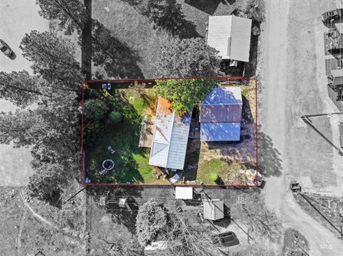 40 Village Cir, Garden Valley, ID, 83622-8034 | Card Image