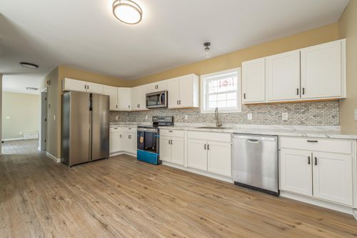27 Drummond Street, Auburn, ME, 04210 | Card Image