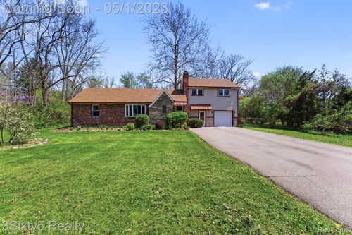 11093 Baraga St, Taylor, MI, 48180-4249 | Card Image