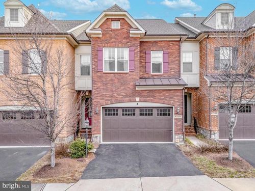 42554 Dreamweaver Dr, BRAMBLETON, VA, 20148-7626 | Card Image