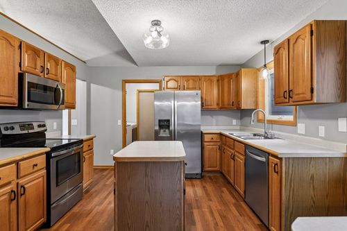 667 Liberty Heights Drive, Chaska, MN, 55318 | Card Image