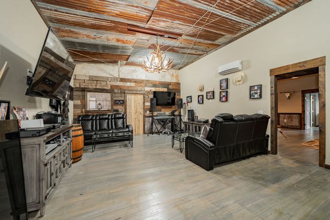 Man cave | Image 27