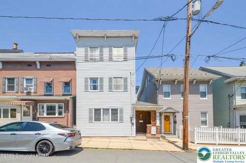 224 Center Ave, Jim Thorpe, PA, 18229-1206 | Card Image