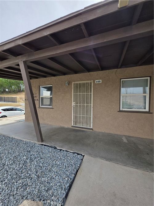 600 W Buena Vista St, Barstow, CA, 92311-2731 | Card Image