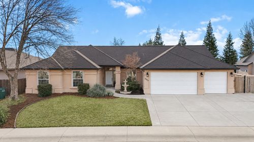 3183 Agassi Ln, Redding, CA, 96002-9548 | Card Image