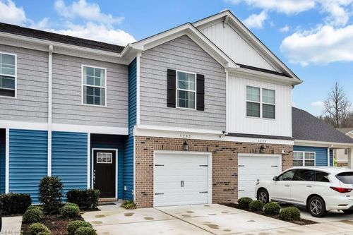 1233 Parkley Dr, Chesapeake, VA, 23320-2471 | Card Image