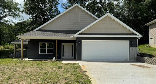 974 E Market St, Warrensburg, MO, 64093-1906 | Card Image