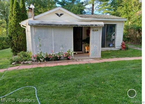 1721 Moffat, Addison Township, MI, 48367-3530 | Card Image