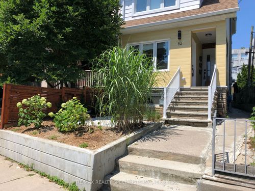 1-82 Marchmount Rd, Toronto, ON, M6G2B1 | Card Image