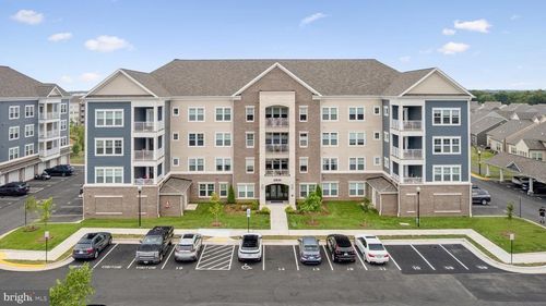 unit-302-21630 Hawksbill High Cir, STERLING, VA, 20164-9399 | Card Image