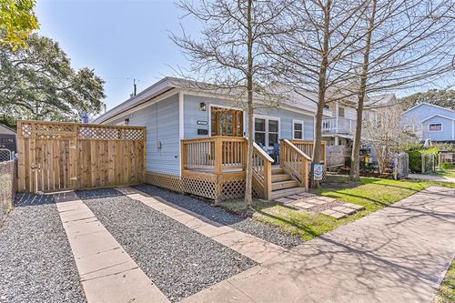1615 Avenue L, Galveston, TX, 77550-6021 | Card Image