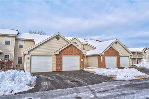 apt-101-909 Park St, Oregon, WI, 53575-3286 | Card Image