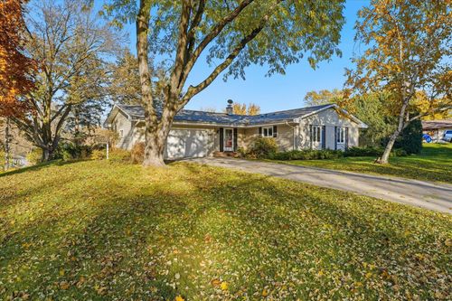 447 Transit Ave, Roseville, MN, 55113-3532 | Card Image