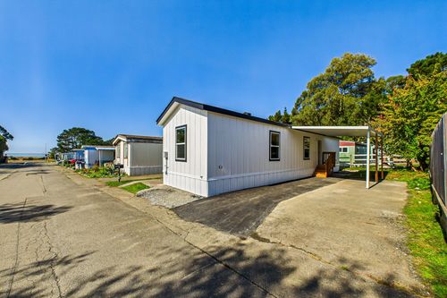 2079 Surfside Dr, Eureka, CA, 95503-6946 | Card Image