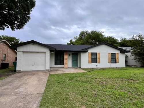 721 Lisa Ln, Cedar Hill, TX, 75104-1775 | Card Image