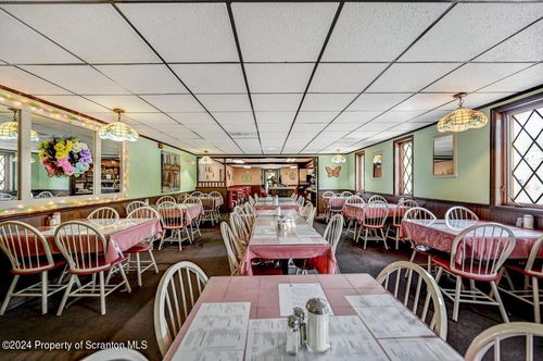 650 Washington Ave, Jermyn, PA, 18433-1607 | Card Image