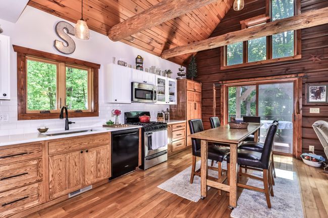 7818 Sutton Rd, House other with 2 bedrooms, 2 bathrooms and null parking in Minocqua WI | Image 6
