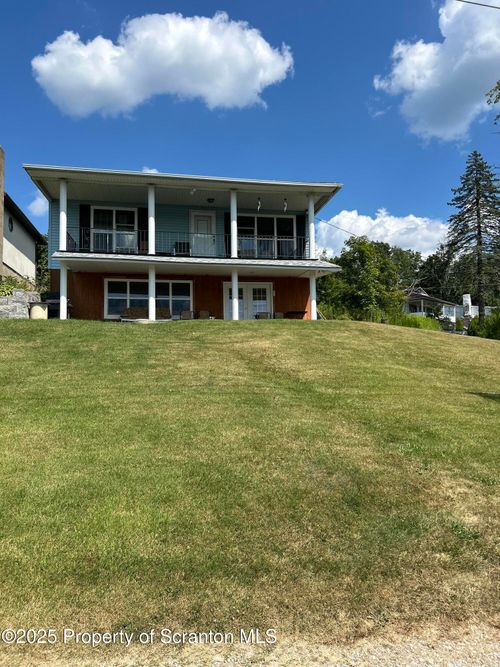 41 Lakefront Ln, Scott Twp, PA, 18433-7813 | Card Image