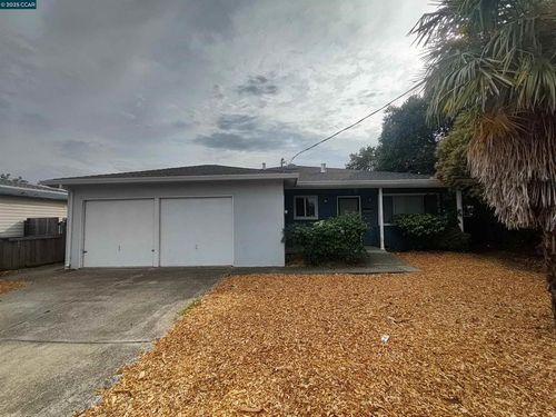 1665 Center Rd, Novato, CA, 94947-3935 | Card Image