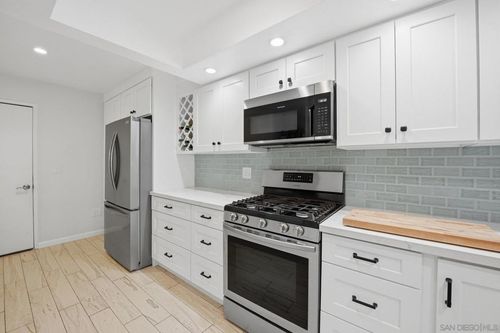 2992 Brandon Cir, Carlsbad, CA, 92010-6546 | Card Image
