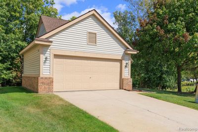 30718 Tanglewood Drive, Condo with 2 bedrooms, 2 bathrooms and null parking in Novi MI | Image 3