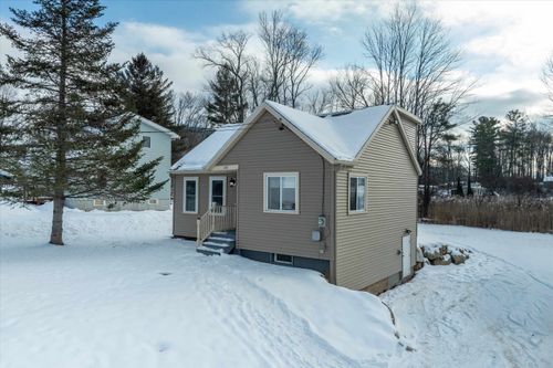 130 Curtis Ave, Rutland, VT, 05701-4827 | Card Image