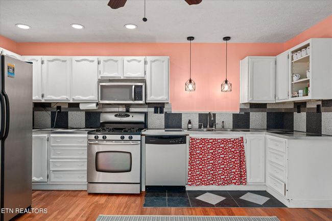 641 Island Ford Rd, House other with 4 bedrooms, 3 bathrooms and 2 parking in Lancing TN | Image 11