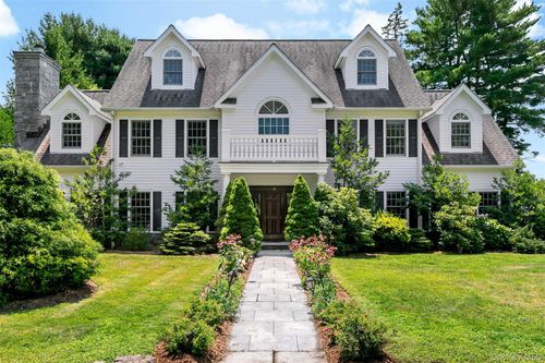 18 Sammis Ln, White Plains, NY, 10605-4630 | Card Image