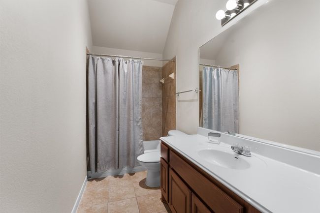 Secondary bath upstairs | Image 23