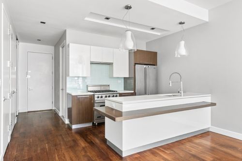 315-2-17 51st Ave, Long Island City, NY, 11101-5869 | Card Image