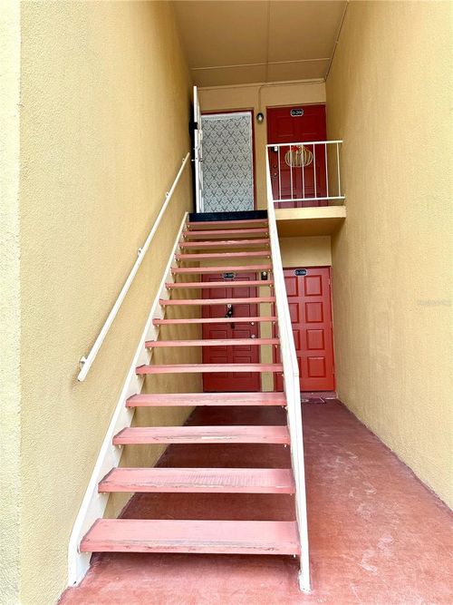 apt-d205-1000 Lake Of The Woods Blvd, Fern Park, FL, 32730-2988 | Card Image