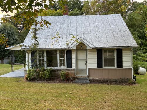 1203 Berta Rd, Martinsville, VA, 24112-2107 | Card Image