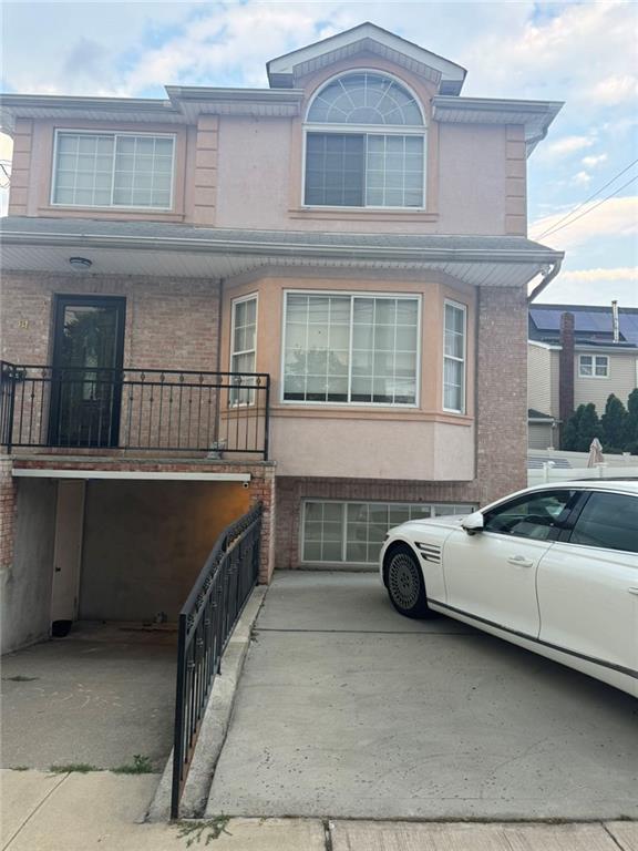 Sharrott Ave, Staten Island, NY 10309