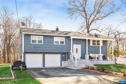 4 Lynn Ct, Lincoln Park, NJ, 07035-1316 | Card Image