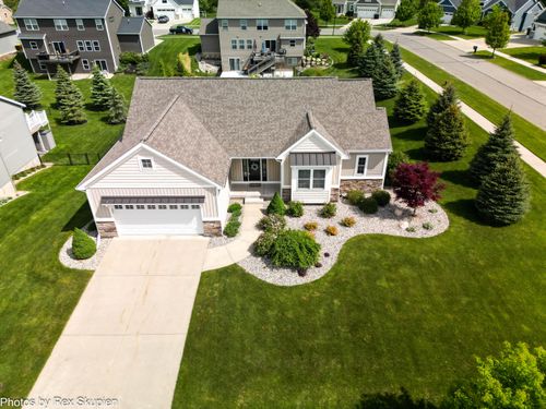 2501 Bridle Way Ne, Belmont, MI, 49306-7813 | Card Image