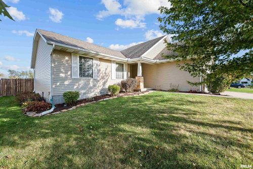 1405 E 7th St, Coal Valley, IL, 61240-9639 | Card Image