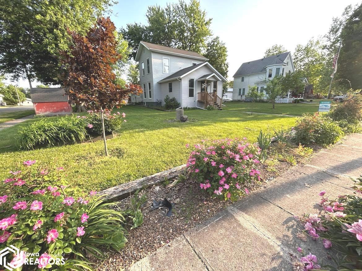 Walnut St, Bloomfield, IA 52537