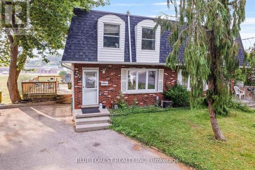 992 Eagle Crt, London, ON, N5Z4K6 | Card Image