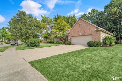 3321 Quail Hollow Dr, Lambertville, MI, 48144-8611 | Card Image