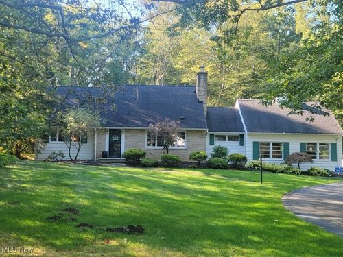 5827 Briarwood Ln, Solon, OH, 44139-2306 | Card Image