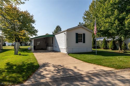 13 Trolleyview Lane, Olmsted Township, OH, 44138 | Card Image