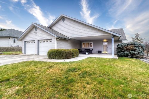 1525 Se Valley View Ter, College Place, WA, 99324-1785 | Card Image