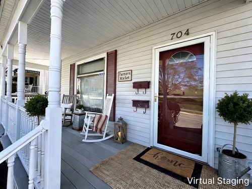 704 Belmont St, Manchester, NH, 03104-4429 | Card Image