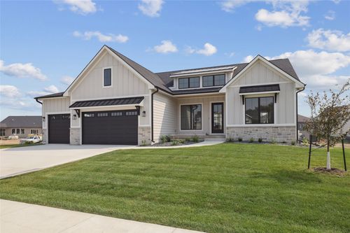 805 Canterbury Cir, Waukee, IA, 50263 | Card Image