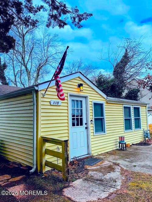 115 Bay Pkwy, WARETOWN, NJ, 08758-1608 | Card Image